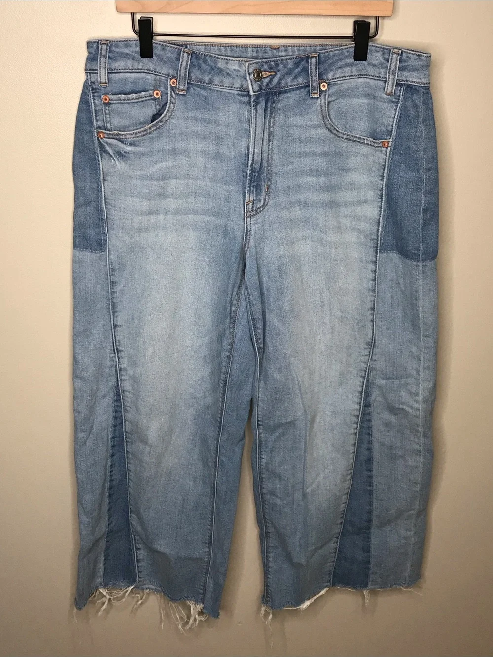 American Eagle Low Rise Baggy Wide Leg Jeans Women’s Size 12 - Picture 1 of 7